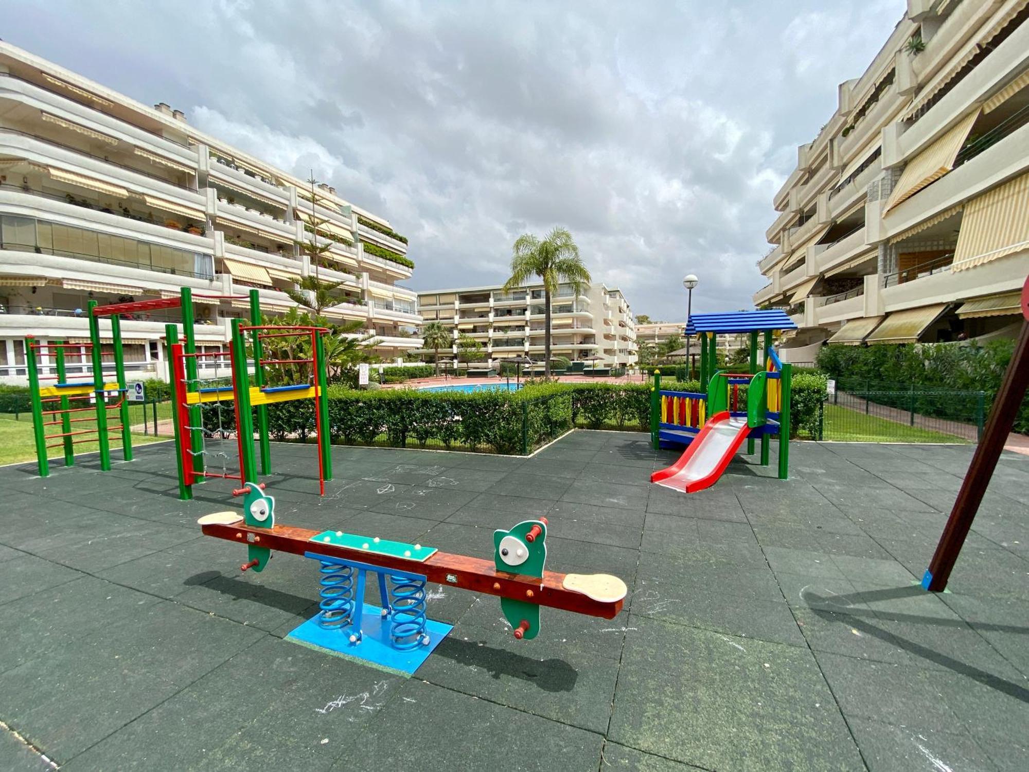 Apartamento Con Vistas Y Terraza En Guadalmina Mad Marbella