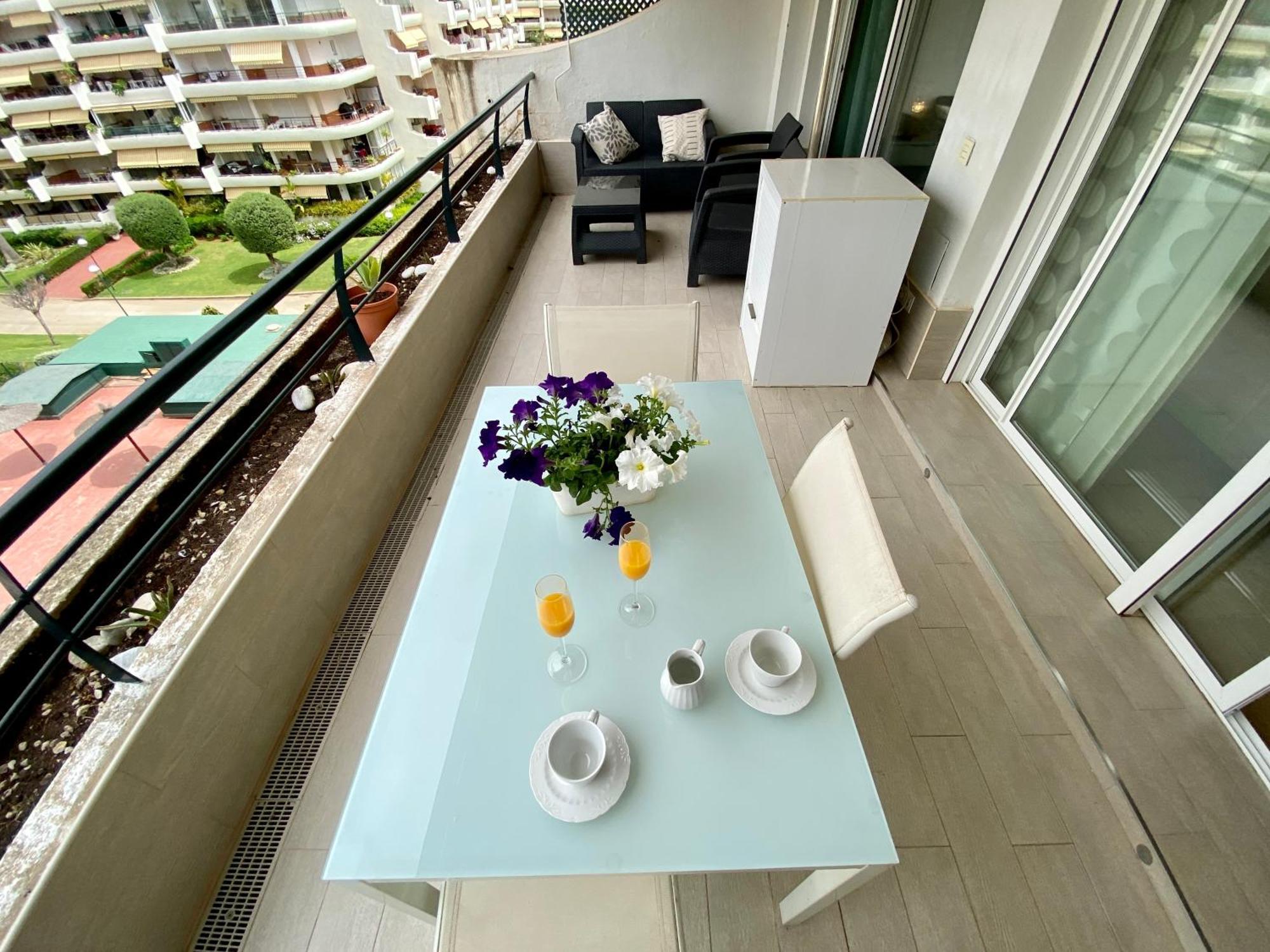 Con Vistas Y Terraza En Guadalmina Mad Apartamento Marbella